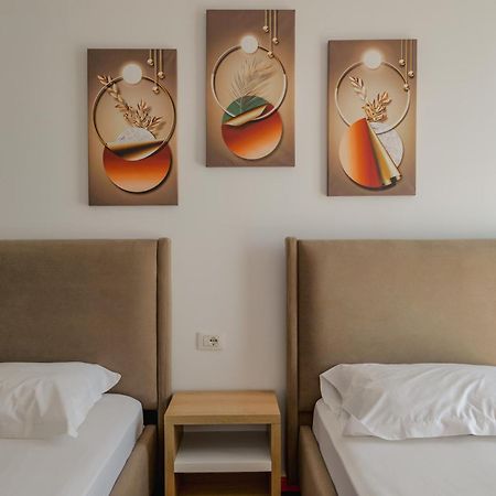 Hotel Summer ซารานเดอ ภายนอก รูปภาพ